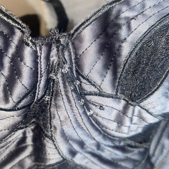 Ravage Black Satin and Lace Bustier Long Line Bra Size 32. - Picture 8 of 8